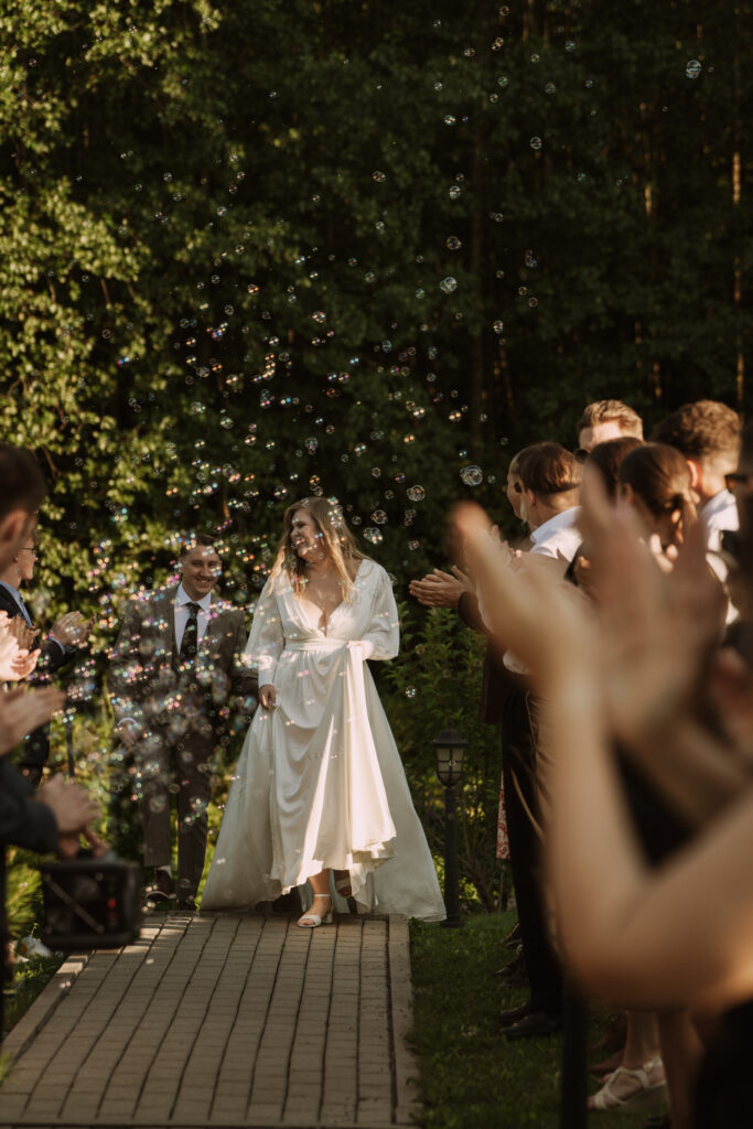 jaukiu vestuviu vedejas